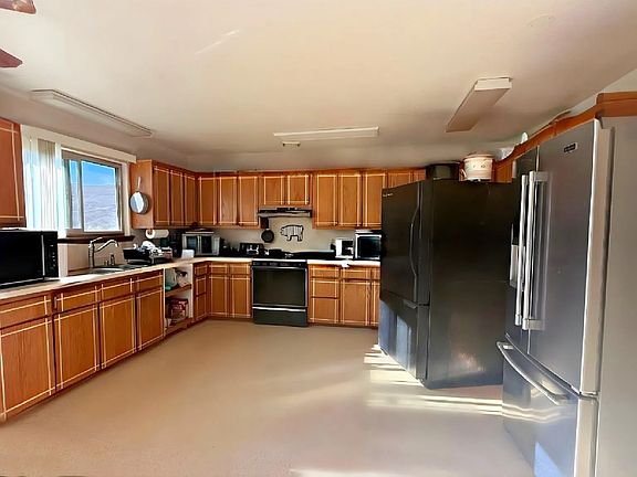 4th image of 11041 Summit Ave