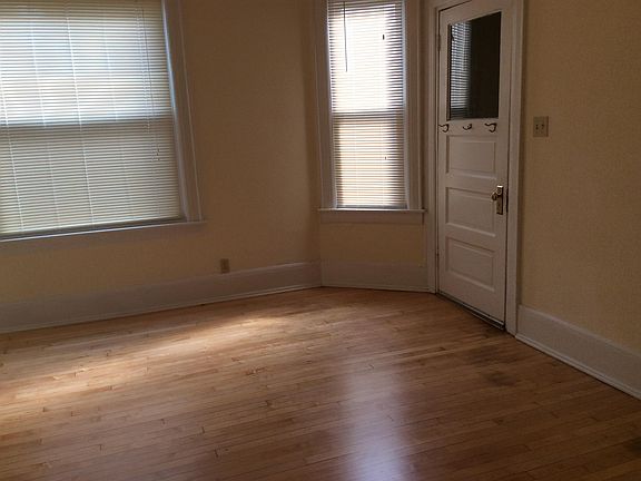 4th image of 2034 N Hubbard St #F