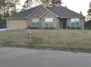 205 Southbend Dr, Lufkin, TX 75901