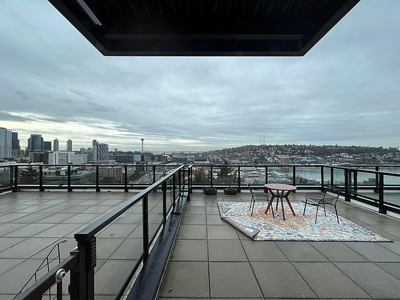 4th image of 740 Bellevue Pl E #508