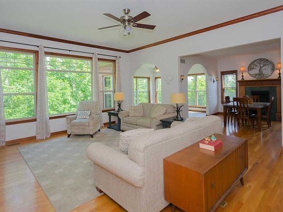 3rd image of 700 Wallace Ave