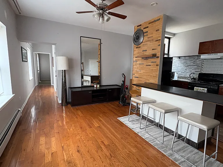 841 W Sunnyside Ave #302 — Photo 1