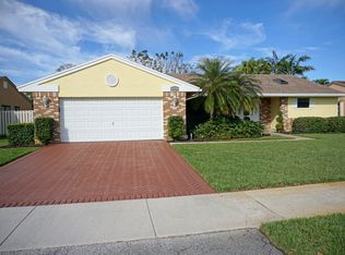 841 Monticello Ave, Davie, FL 33325