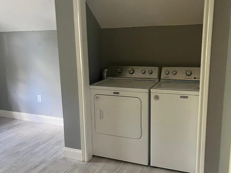 121 Flower Ave E #B — Photo 10