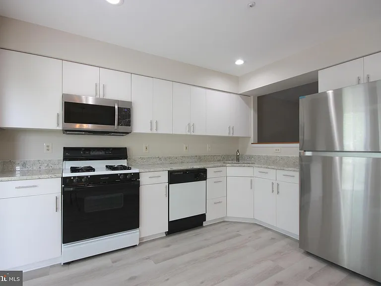 7782 Blueberry Hill Ln — Photo 7