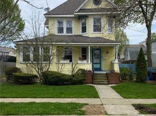 89 Marion St APT 1, Lynbrook, NY 11563