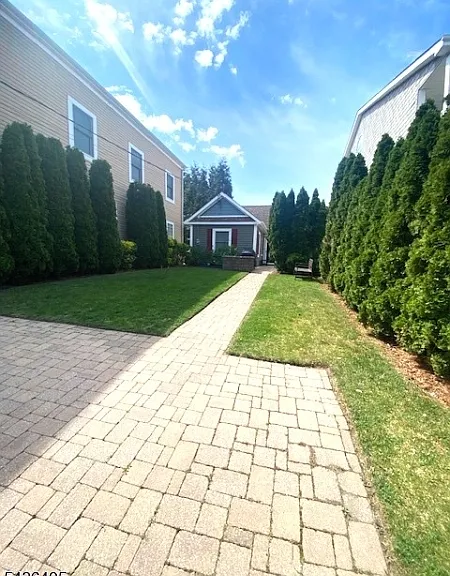 217 Newark Ave — Photo 6