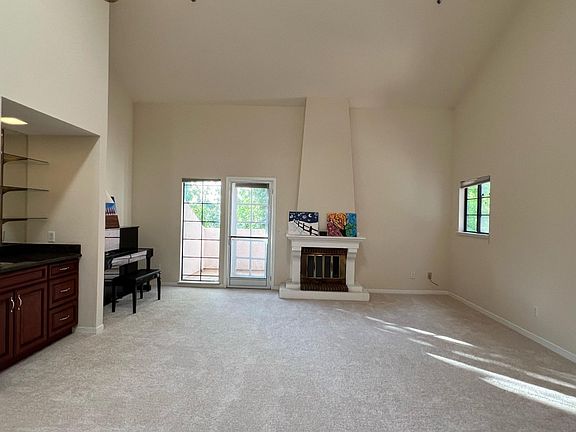 4th image of 10228 Danube Dr