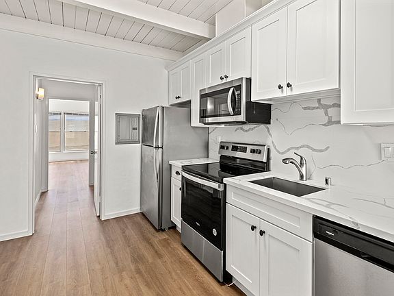 2nd image of 2654 Gough St #305