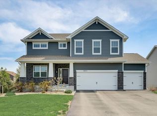 2631 Clover Field Cir, Chaska, MN 55318
