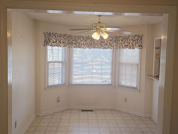 Kitchen bay window