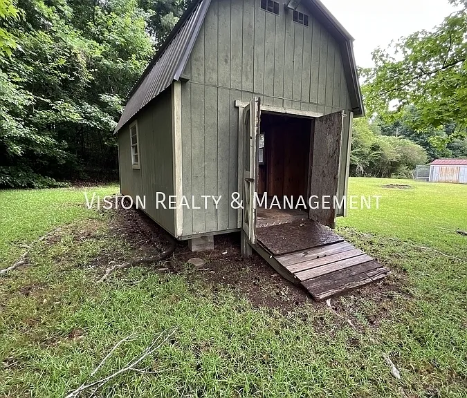 106 Barton Ln — Photo 32