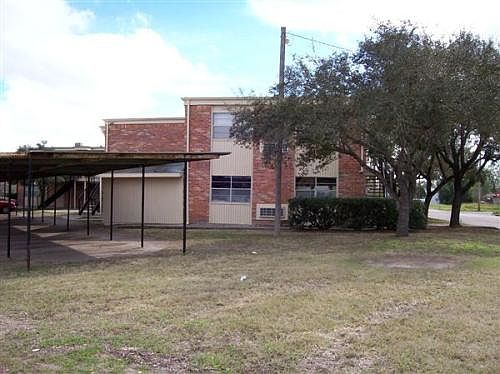 2nd image of 2211 New Combes Hwy APT 10