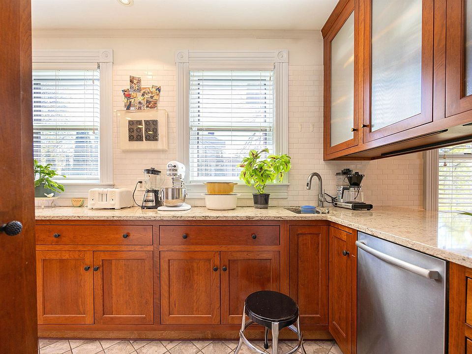 19th image of 154 Boynton Avenue