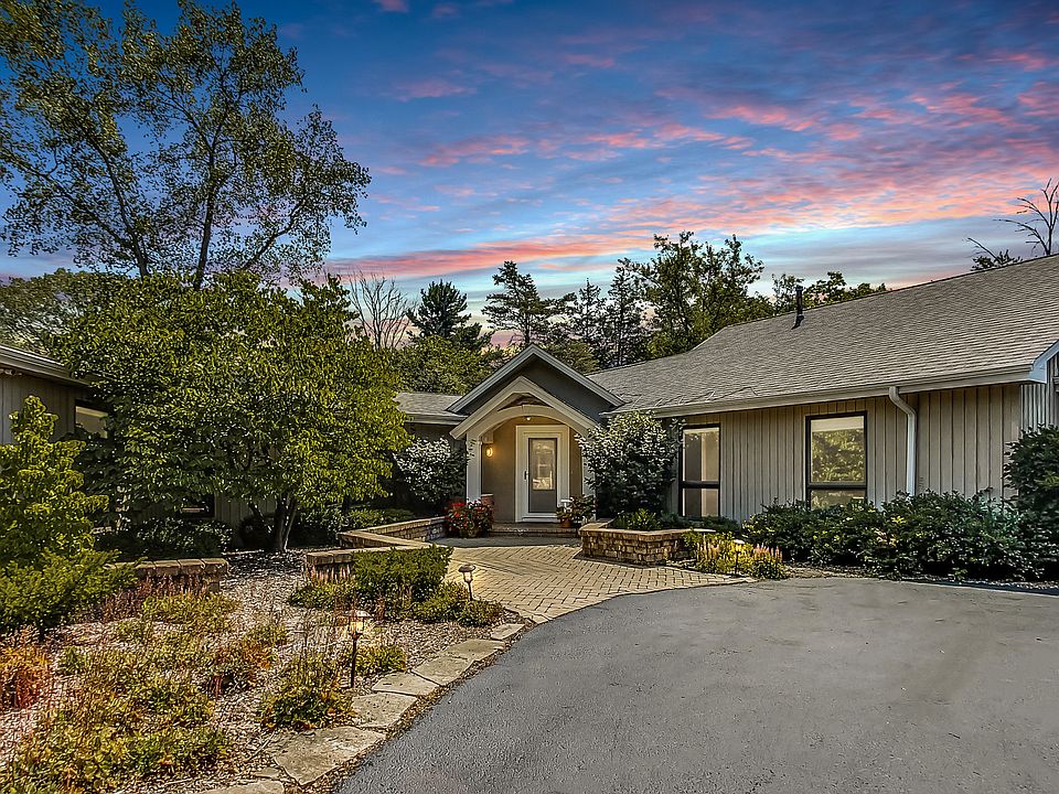 1st image of 7 Cherrywood Ln