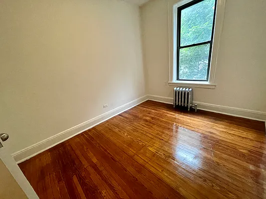 Rented by MQ Realty LLC | media 8