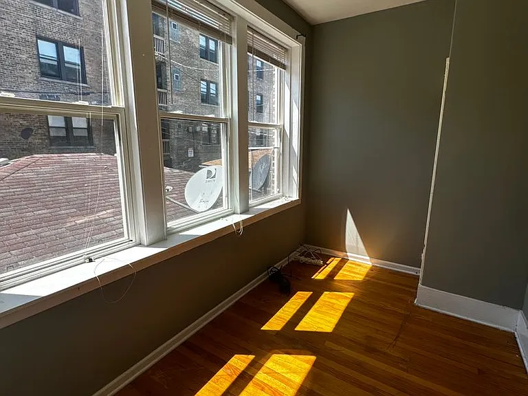 5000 N Sawyer — Photo 10