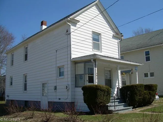 393 Cole Ave photo 1