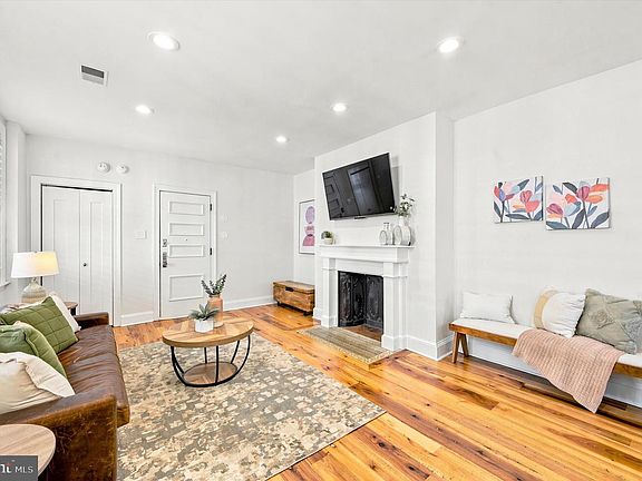 3rd image of 328 Spruce St APT 5