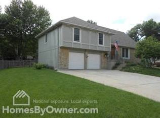 502 NE Wildplum Ct, Lees Summit, MO 64086