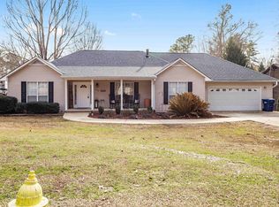 674 Mays Bend Ln, Pell City, AL 35128