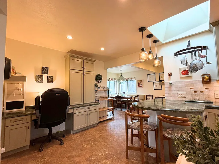 Mira Mar Ave — Photo 10
