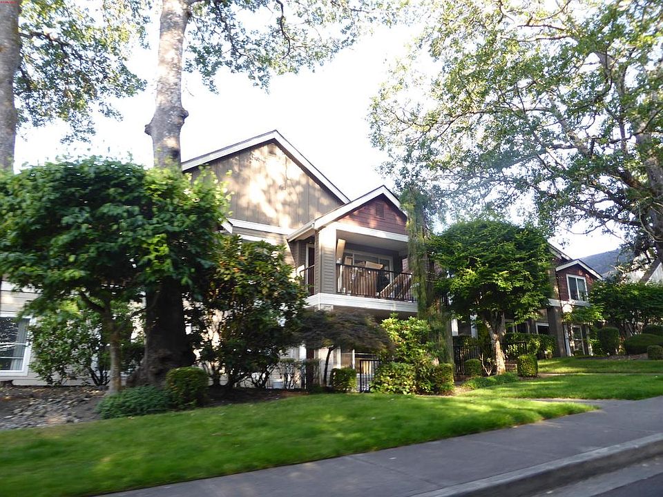 1st image of 2107 Hammond Ave #8B