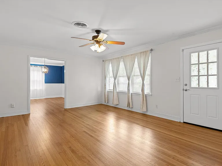 2418 Crescent Club Dr — Photo 4