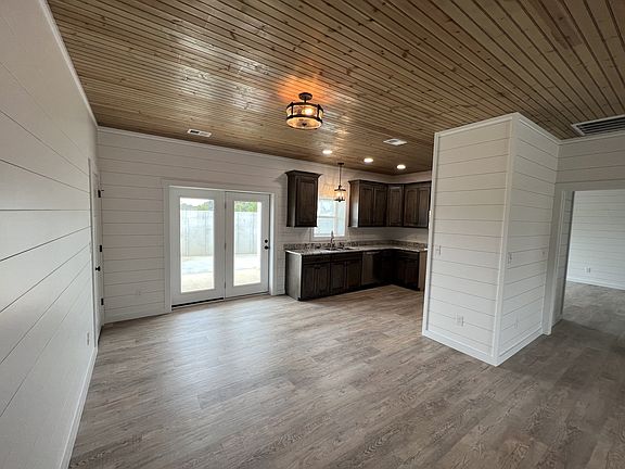 5th image of 452 Cooper Dr