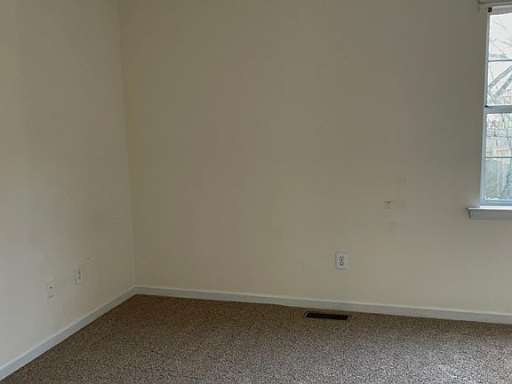 4th image of 2733 Sanibel Ln SE