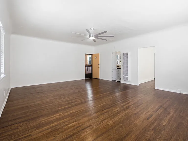3234 E Broadway — Photo 12