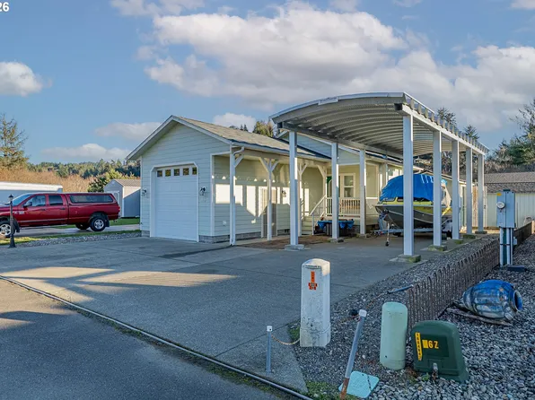 18 Pine Ln, Lakeside, OR 97449