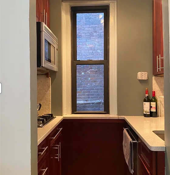 22 Grove St #1F — Photo 3
