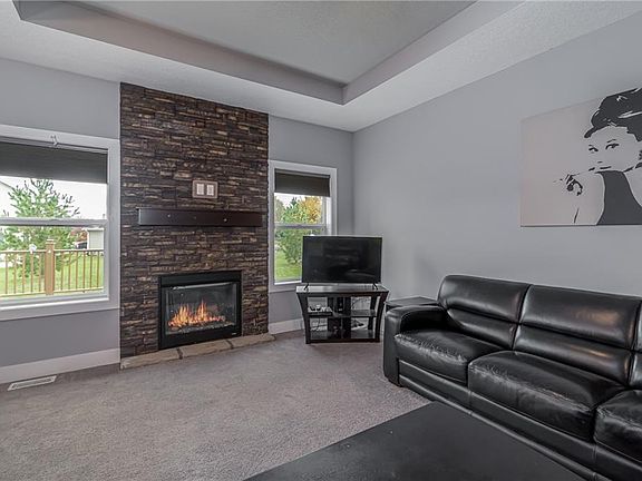 4th image of 9796 Cedarwood Dr