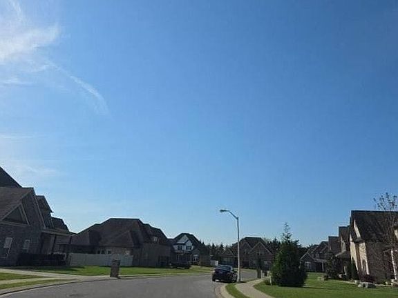 4th image of 2618 Ritz Ln