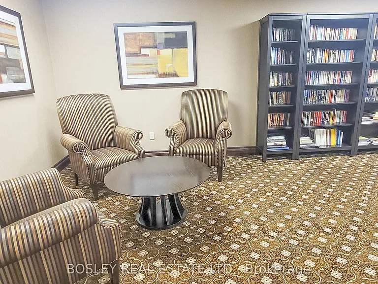 326 Major Mackenzie Dr E #822 — Photo 20