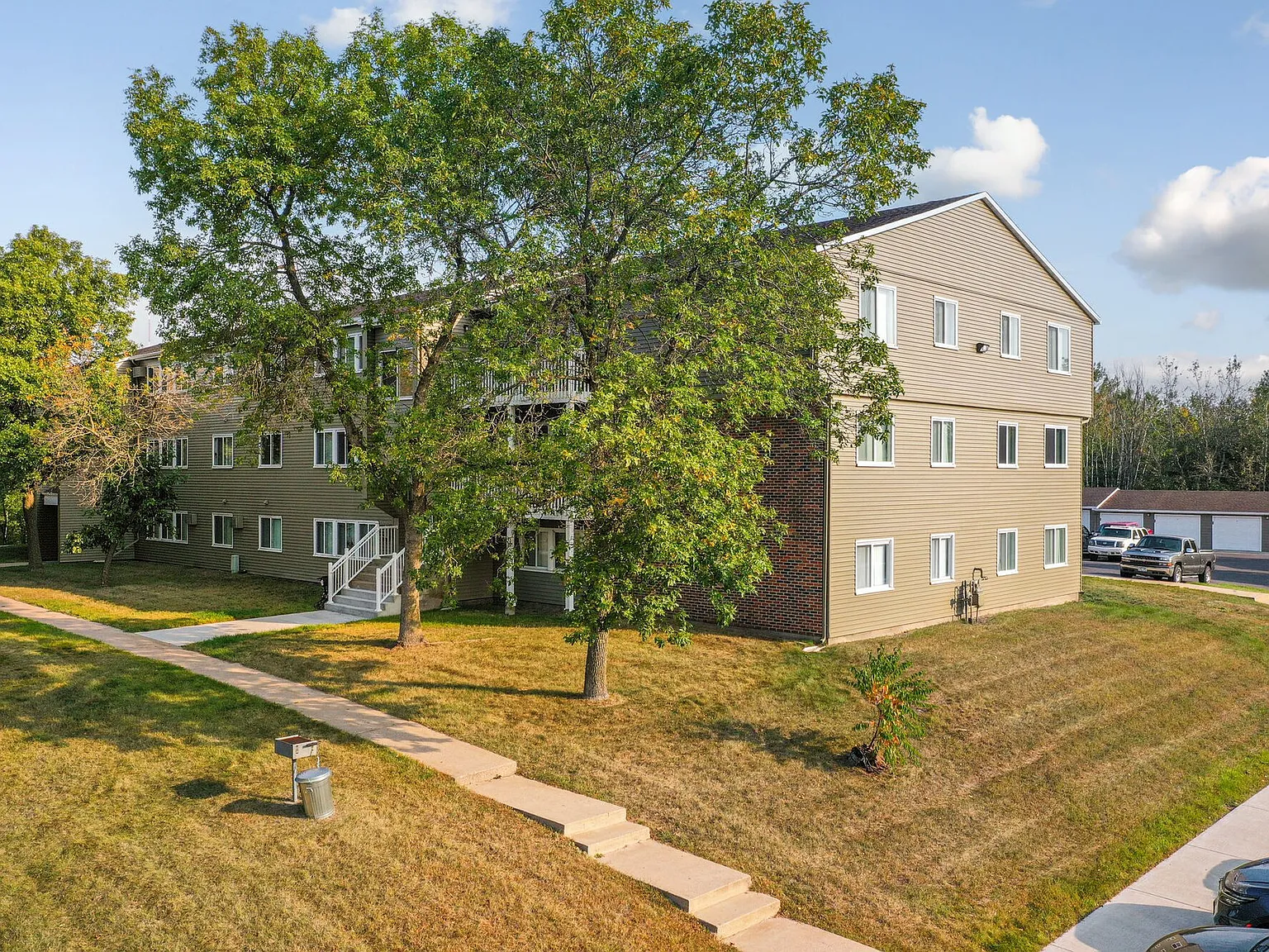 Eastview Apartments — Photo 2