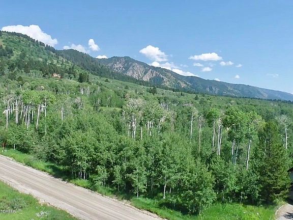 4th image of 15 Aspen Way