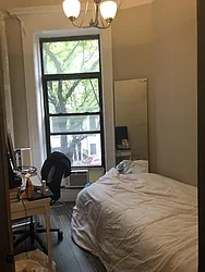 Rented by R New York