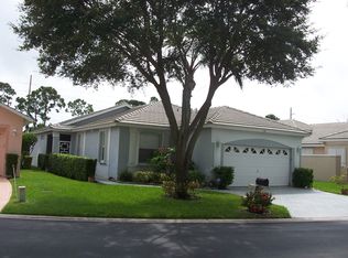 136 Harbor Lake Cir, Greenacres, FL 33413