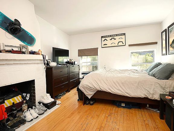 3rd image of 313 E 18th St #2