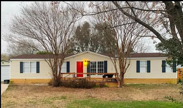 1377 Bradfield Cir — Photo 1