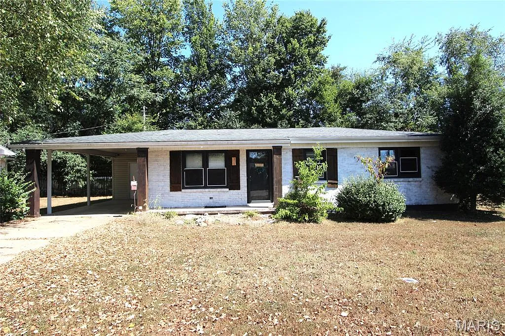 111 Watson St photo 1