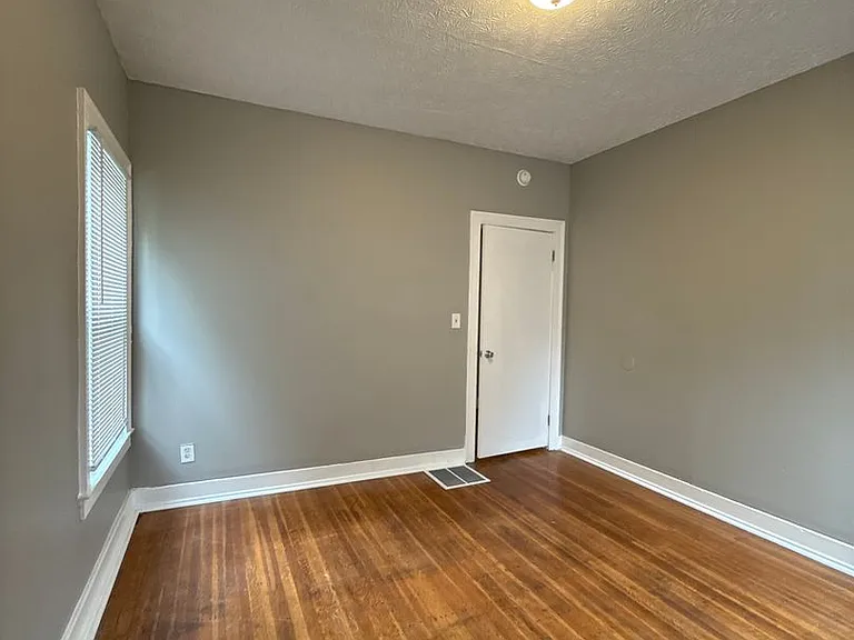 648 S 37th St — Photo 25