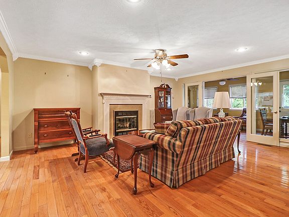 4th image of 361 Creekway Dr