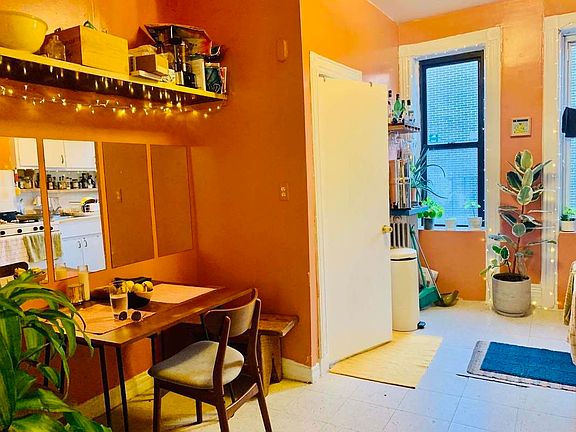 3rd image of 247 Suydam St #3R
