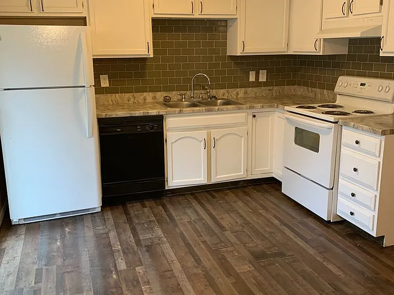 Villager Apartments — Photo 37