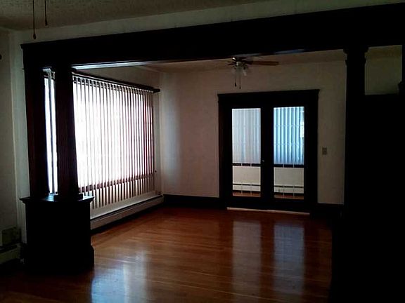 5th image of 924 Broadway