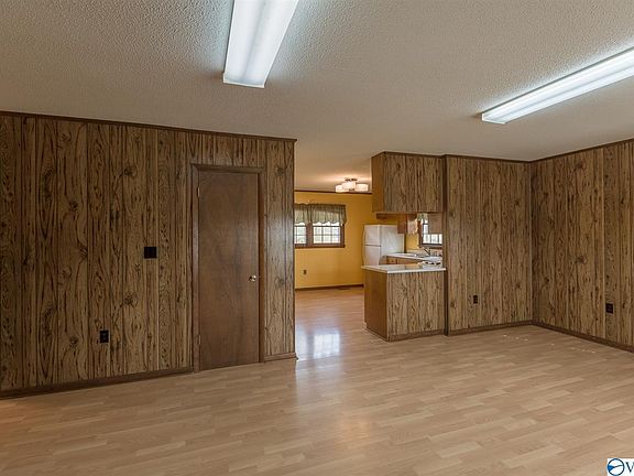 4th image of 15801 Curtis Ln