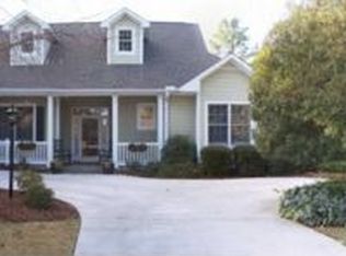 80 Paddock Ln, Southern Pines, NC 28387